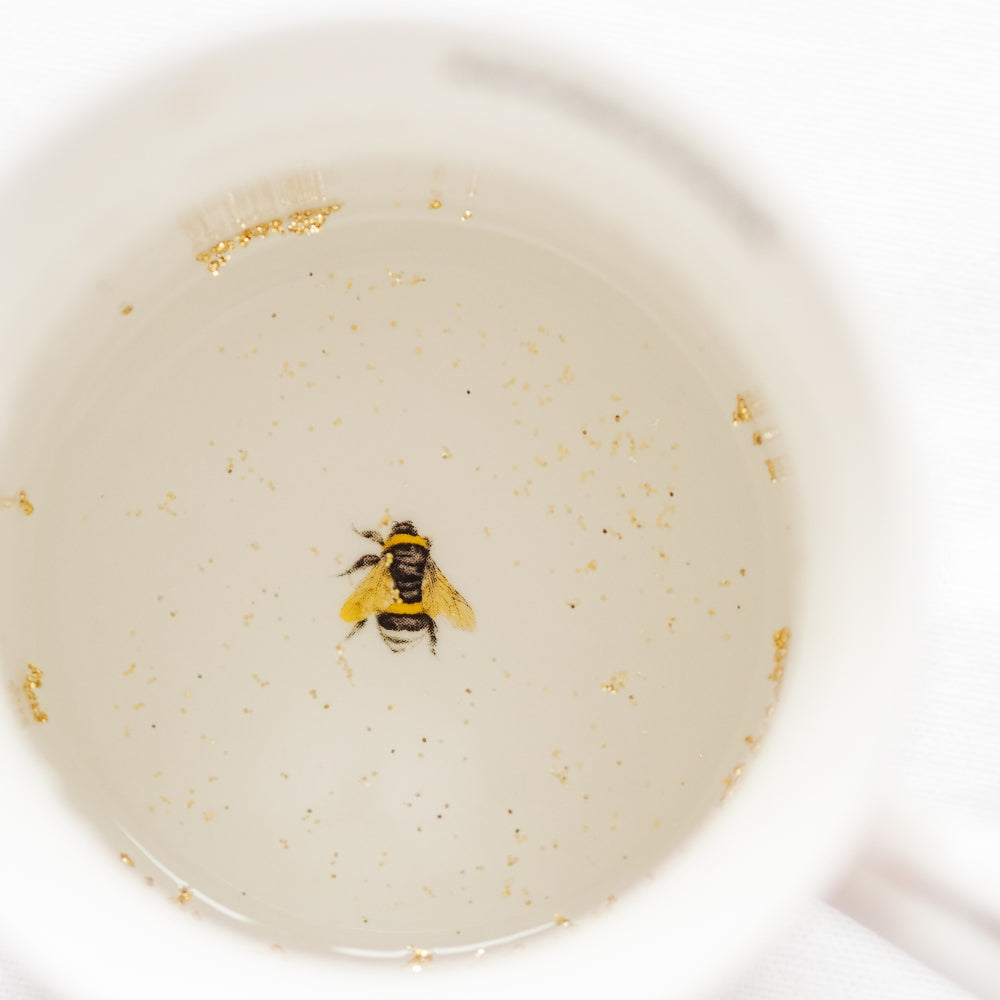 Bee motif inside mug