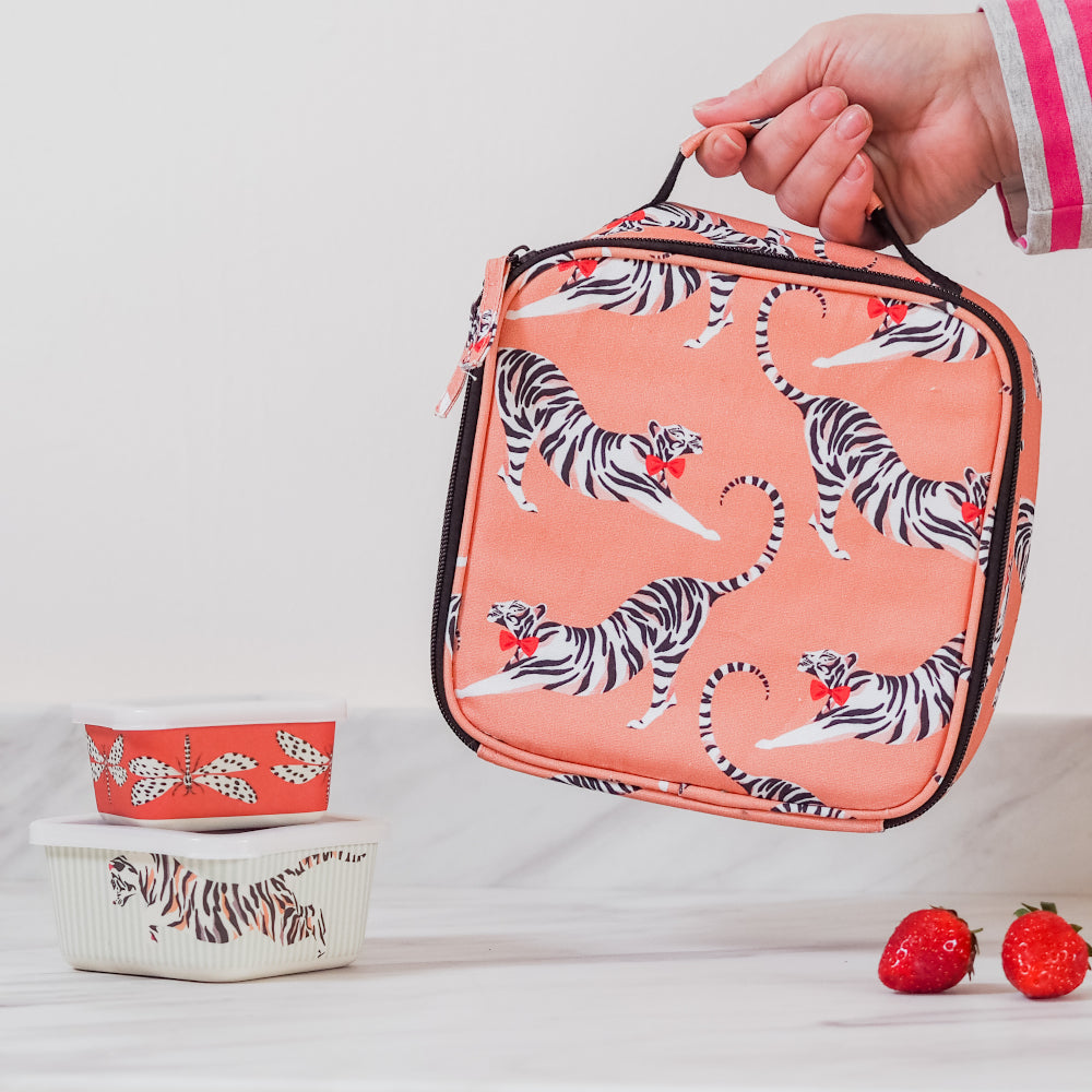 Tiger lunch bag with bamboo storage boxes